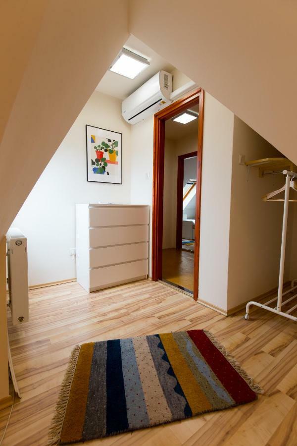 Two Towers Apartman Miskolc Esterno foto